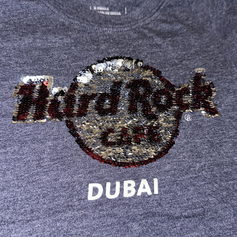 🏷️ 5 for $25 🏷️ Hard Rock Dubai shirt, XS girls - fits 4T - Picture 2 of 4